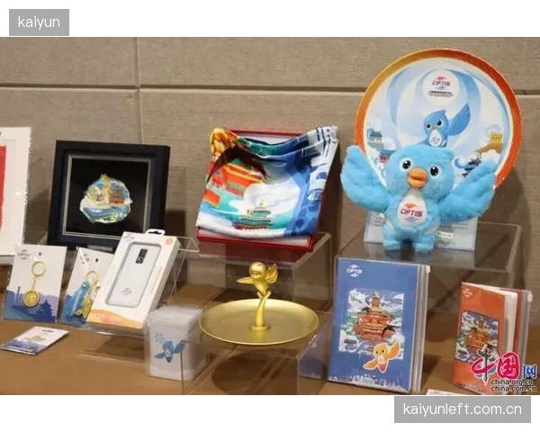 国内体育赛事的文创衍生品，为什么总是跳不出“队徽+基础款”的设计怪圈？